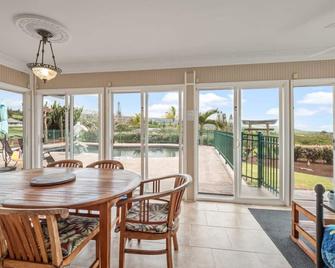 Home with Swimming Pool | 3 Bed, 2 Bath - Naalehu - Dining room