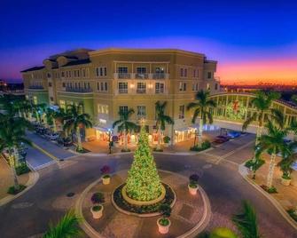 Guest Suite Paradiso (Digsify) | Private Entrance | King Bed | Self Check-In | Free Parking | Pga - Palm Beach Gardens - Building