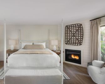 Farmhouse Inn - Forestville - Bedroom