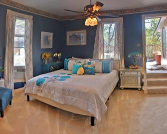 Bridgeford House Bed & Breakfast - Eureka Springs - Bedroom