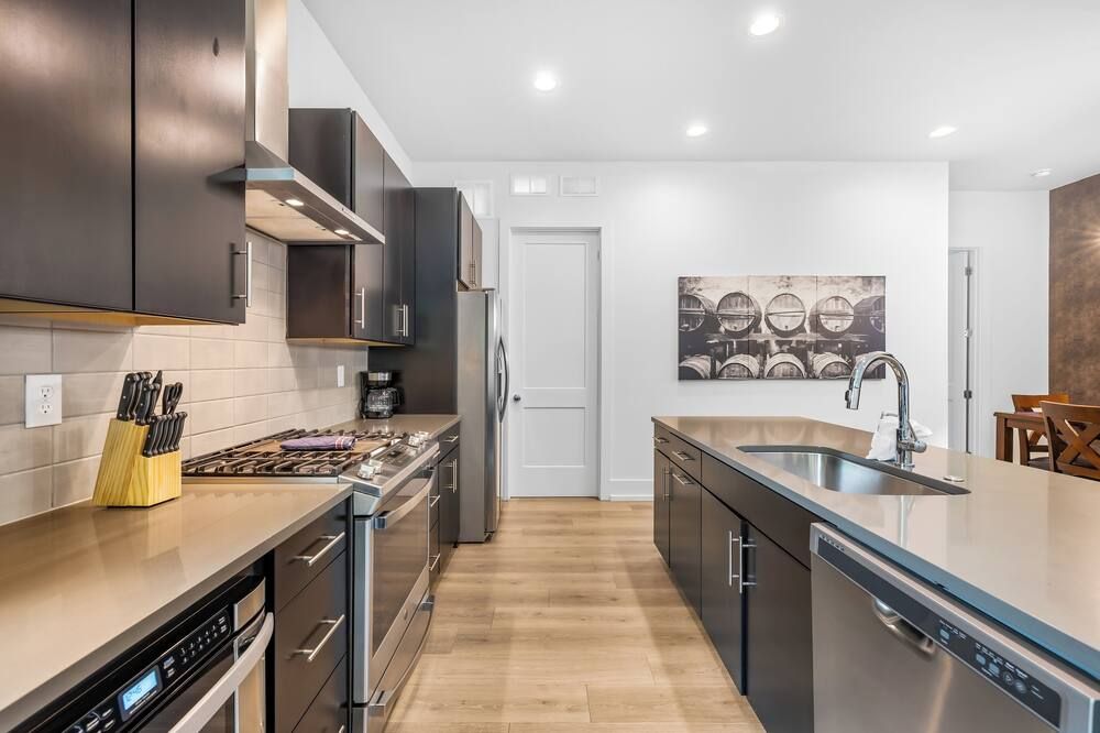 Modern new 4BR Home near NoDa & Downtown - שרלוט - מטבח