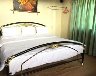 Grymsby Holiday Bungalow - Nuwara Eliya - Bedroom