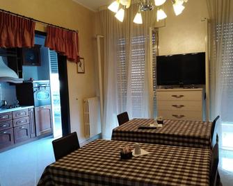 B&B Il Quadrifoglio - Andria - Comedor