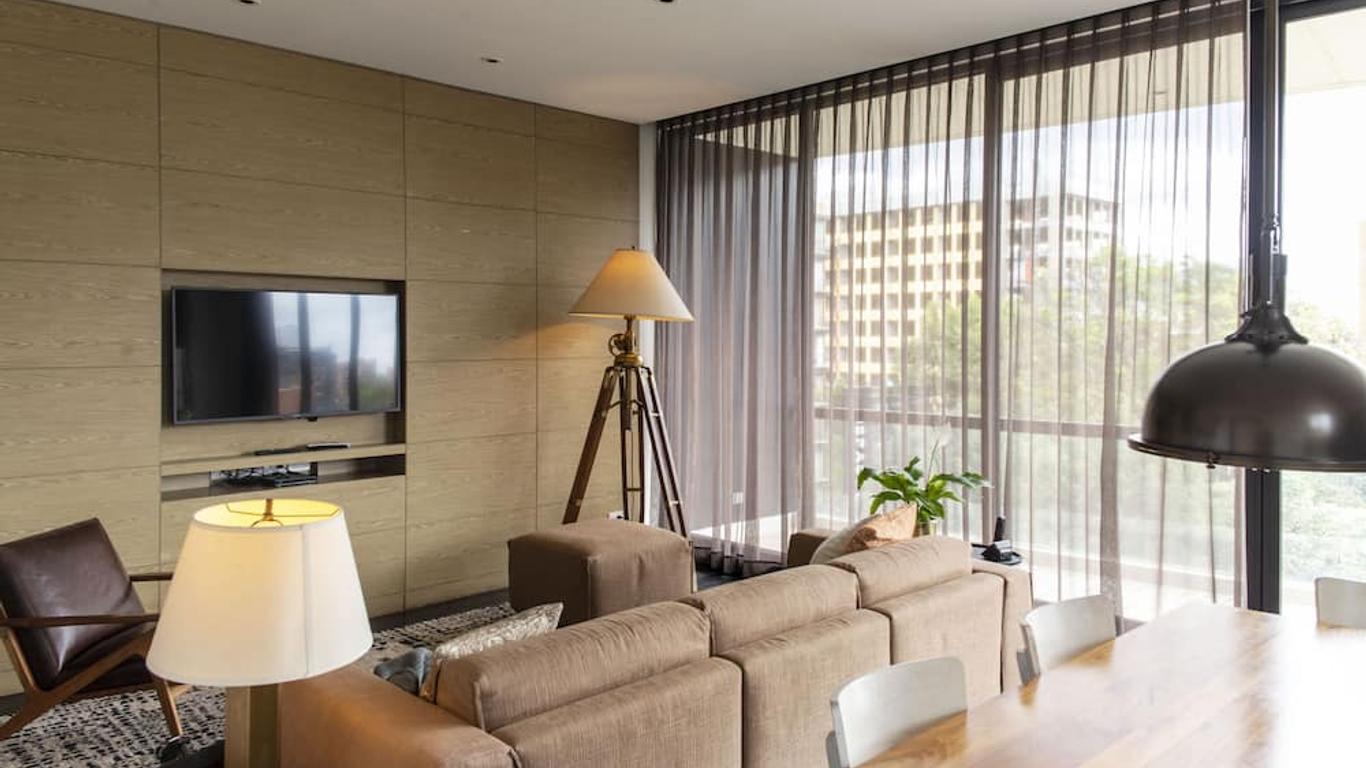 8010 Urban Living- Luxury Home Experience