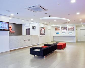 Red Planet Makati Avenue Manila - Makati - Receptionist