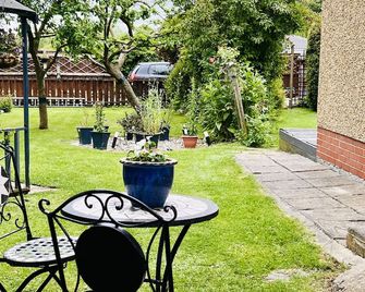 序曲布里格斯利飯店 - 格里姆斯比 - 天井