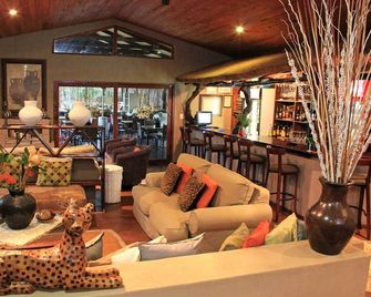 Emdoneni Lodge - Hluhluwe - Lounge