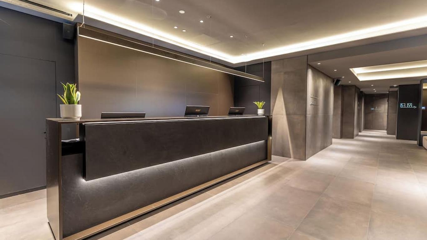 موكينبا هوتلز كريتسالو