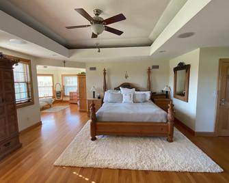 Bellport Brookhaven Hamlet, near Hamptons, Fire Island NY - Brookhaven - Bedroom