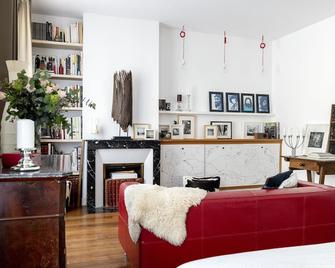 Short / Long stay - 3-room apartment + kitchen + bathroom, charming and quiet apartment. - Versailles - Living room