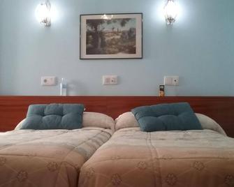 Hostal Campus - Burgos - Habitación