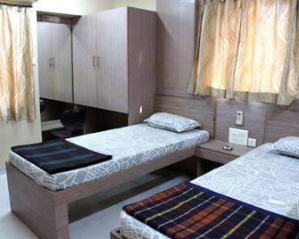 Choice Service Apartment - Pune - Bedroom