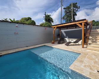 Casita Kiri, Casa de Campo un Lugar Mágico Lleno de paz & Privacidad - San Sebastián - Piscina