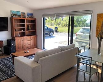 Driftwood - Mangawhai - Living room