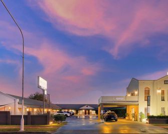 Breakout Motor Inn - Cowra - Building