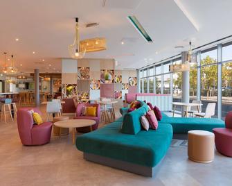 Hampton by Hilton Ashford International - Ashford - Lounge