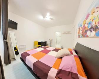 Il Gatto e La Volpe Foresteria Lombarda - Lierna - Habitación