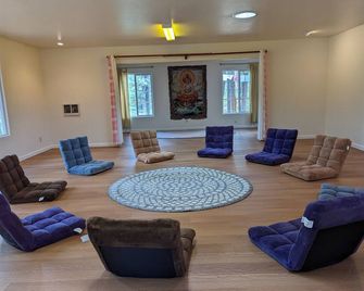 Namaste House at Healing Waters of Shasta - Weed - Lounge