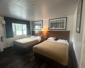 Pine Ridge Motel - Timmins - Habitación
