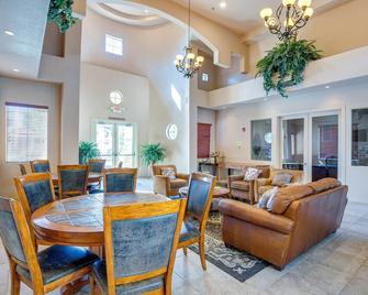 Pool Access, Private Patio and Grill Mesa Condo! - Mesa - Dining room