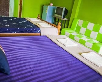 Roomquest Amphawa Vaylasamran - Amphawa - Spa