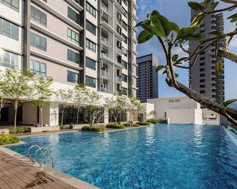 Sunshine Residence Suites - Penang - Piscina