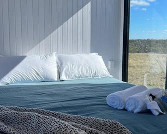 The Rocky At Stones Throw Away - Pittsworth - Habitación