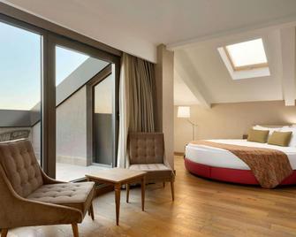 Ramada Adana Hotel - Adana - Habitación