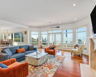 Villa La Isla - Oak Harbor - Вітальня