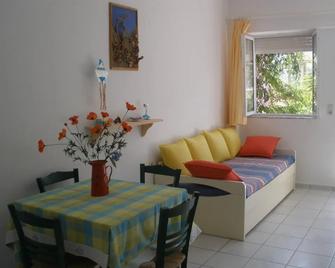 Livadi Apartments - Plakias - Comedor