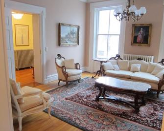 The Swope Manor Bed & Breakfast - Gettysburg - Living room