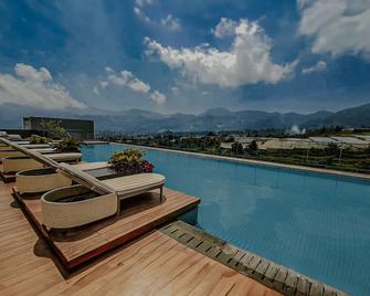The Botanica Sanctuary - Puncak - Pool