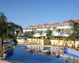 Bayview Gardens - Limasol - Zwembad