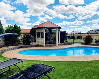 華勒比公園汽車旅館 - 華勒比 - 游泳池