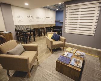 Hostal Ventisqueros - Punta Arenas - Sala de estar