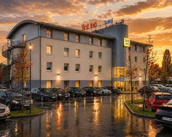 First Inn Hotel Paris Sud Les Ulis - Les Ulis - Building
