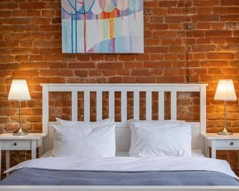 دانيلو إن - لفيف - غرفة نوم