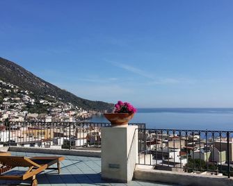 La Zagara Hotel - Lipari - Balcón