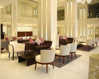 Ramada by Wyndham Colombo - Colombo - Sala de estar