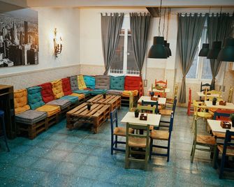 Loft Hostal - Hostel - Lloret de Mar - Restaurante