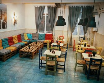 Loft Hostal - Hostel - Lloret de Mar - Restaurant
