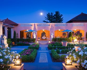 Glenmere Mansion - Chester - Building