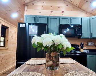 The Larue Cabin, Cabin #3 - Huntsville - Cocina