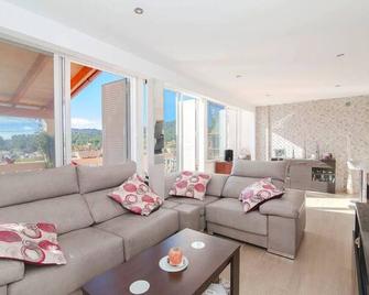 Ruhiges und Sonniges Haus in Paguera - Peguera - Wohnzimmer