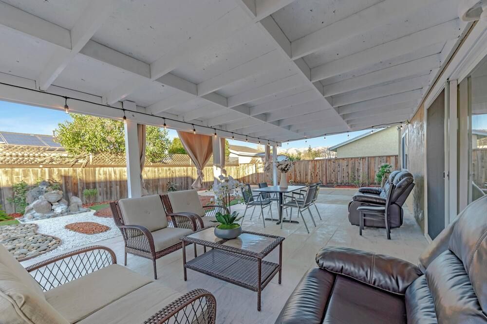 Nice House 4 bedrooms 2 baths, free Wi-Fi, Parking, Washer - סן חוזה - מרפסת