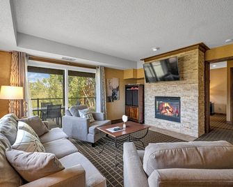 Deerhurst - Private 3 bedroom condo - Huntsville - Living room