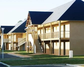 Le Havre de Paix 8 , Les Hauts de Honfleur, Piscine, WIFI et Parking gratuits - Équemauville - Building