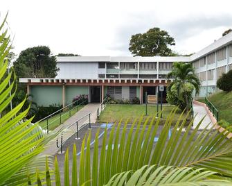 Hostal Universitario - San Germán - Edificio