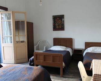 Trianon Hostel - Central Paphos Old Town - Pafos - Habitación