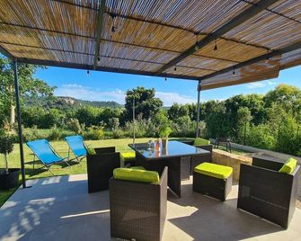 La Pause Ansouisienne - Ansouis - Patio